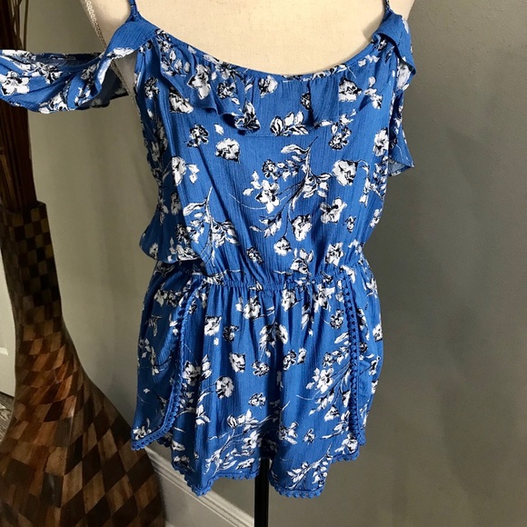 Pants - Blue cold shoulder romper 💙